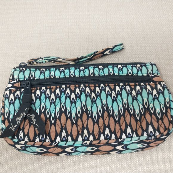 VERA BRADLEY SIERRA STREAM WRISTLET BAG - Picture 1 of 9